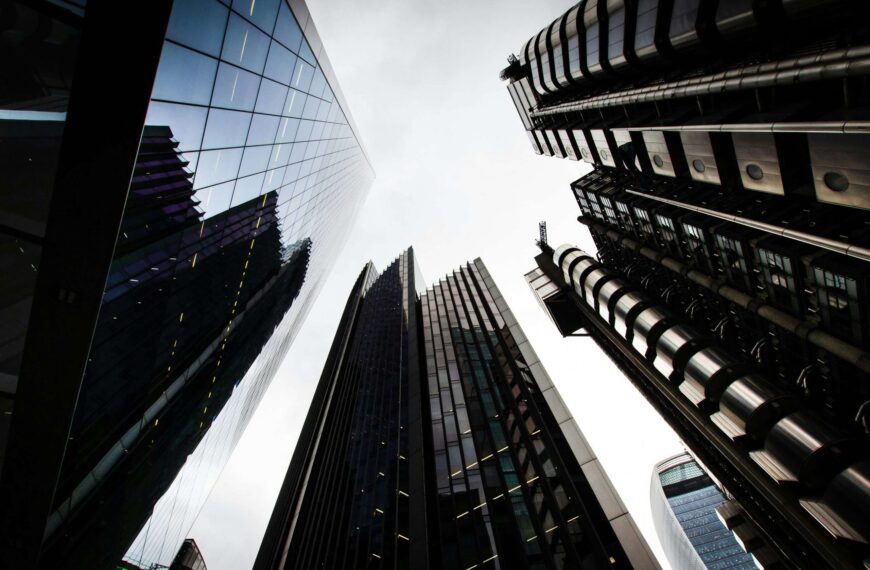 John Neal, CEO of Lloyd's of London, Makes a Strategic Move to Aon