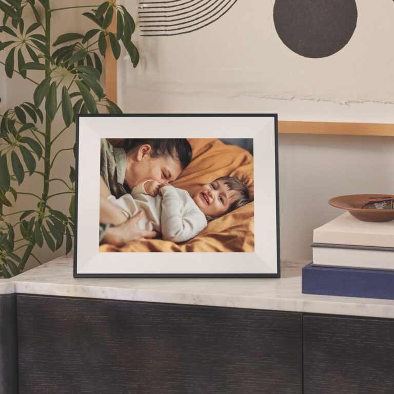 Aura Launches Aspen: The Smart $299 Digital Frame with Enhanced Features