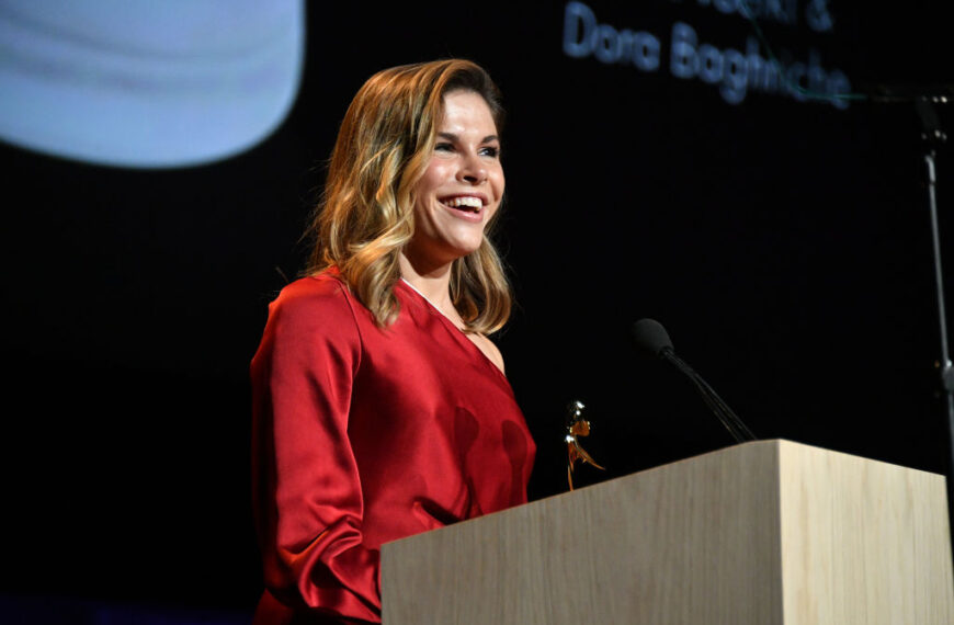 Glossier's Unicorn Status at Risk: New Report Reveals Potential Challenges