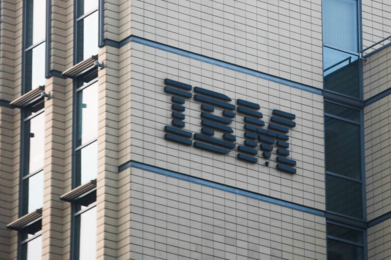 IBM Responds to DOGE Cuts: Impact Downplayed in Q1 Earnings Call