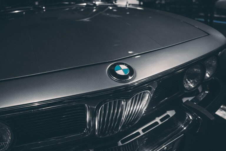 Qover Launches Innovative Omnichannel Insurance Solutions for BMW and MINI Drivers in Ireland
