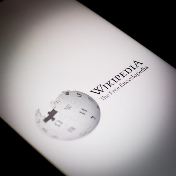Wikipedia Embraces AI Technology: Enhancing Volunteer Contributions, Not Replacing Them