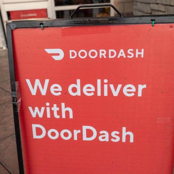 DoorDash Acquires UK’s Deliveroo for $3.86B and SevenRooms for $1.2B: A Strategic Expansion in Food Delivery