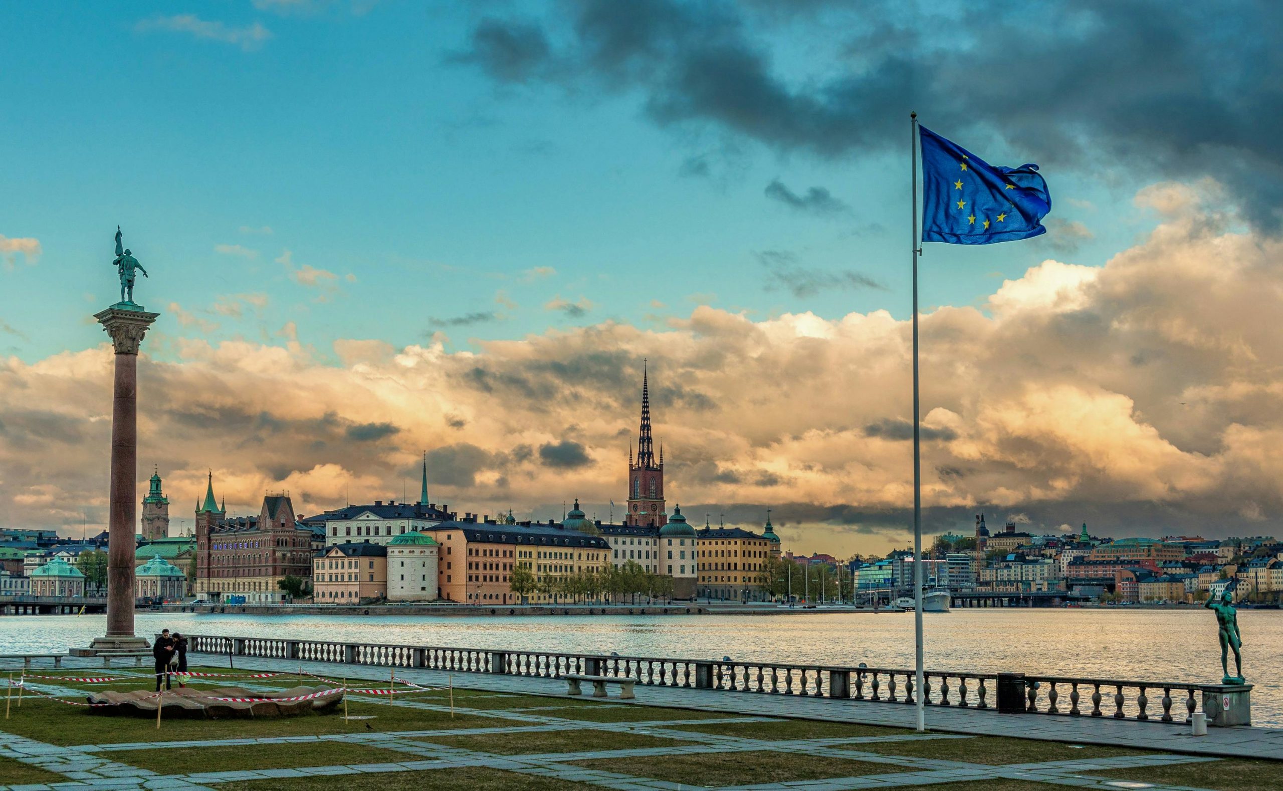 European Commission Unveils SFDR Simplification to Lighten Investor Load