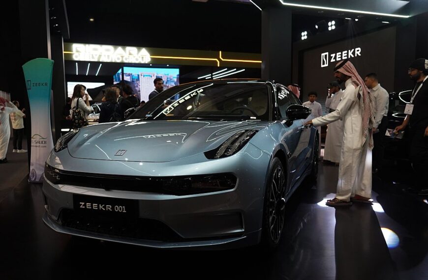 Geely's Strategic Shift: Taking EV Startup Zeekr Private Amid US-China Trade Tensions
