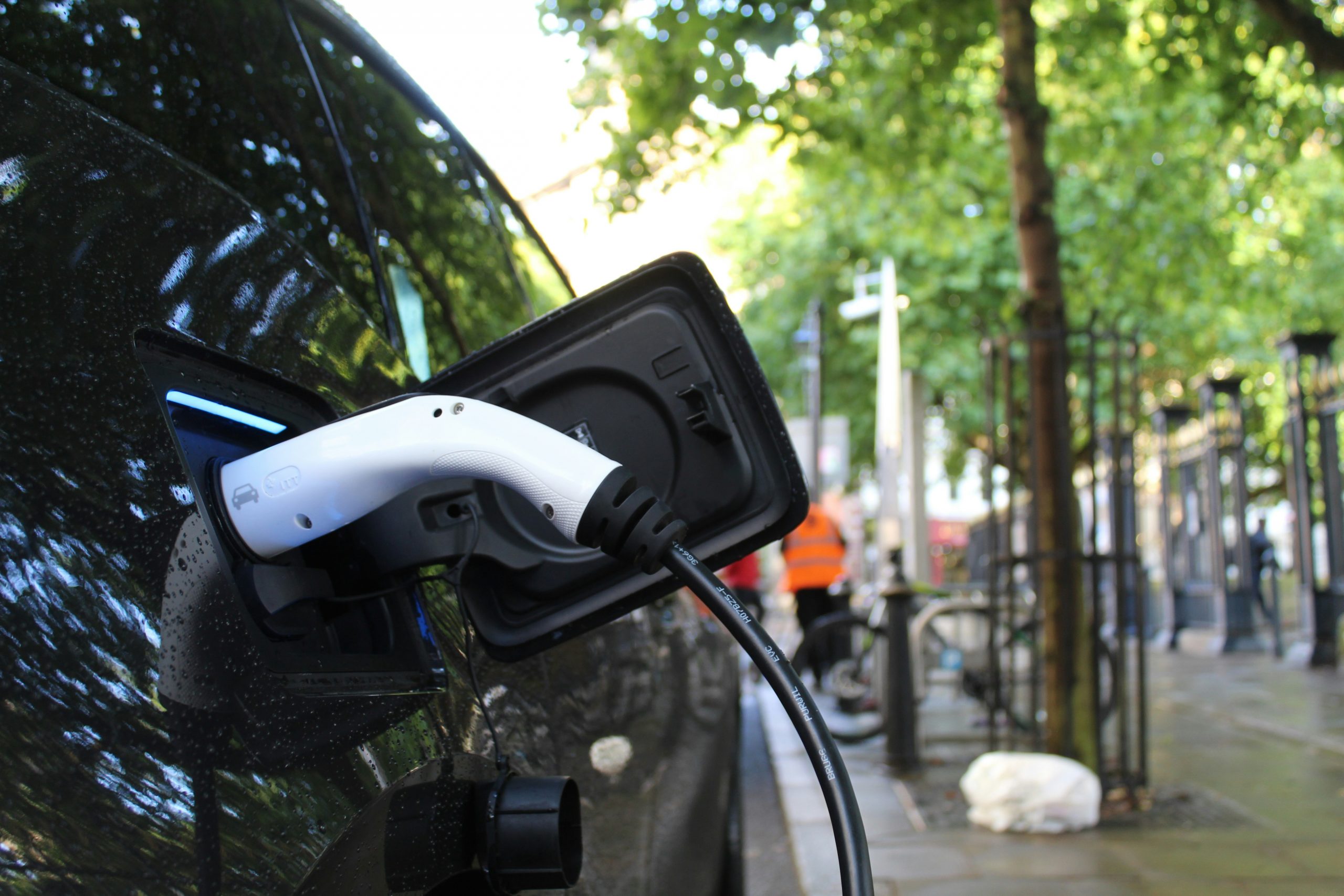 Hitachi ZeroCarbon and MUFG Join Forces to Eliminate Cost Barriers for Fleet Electrification