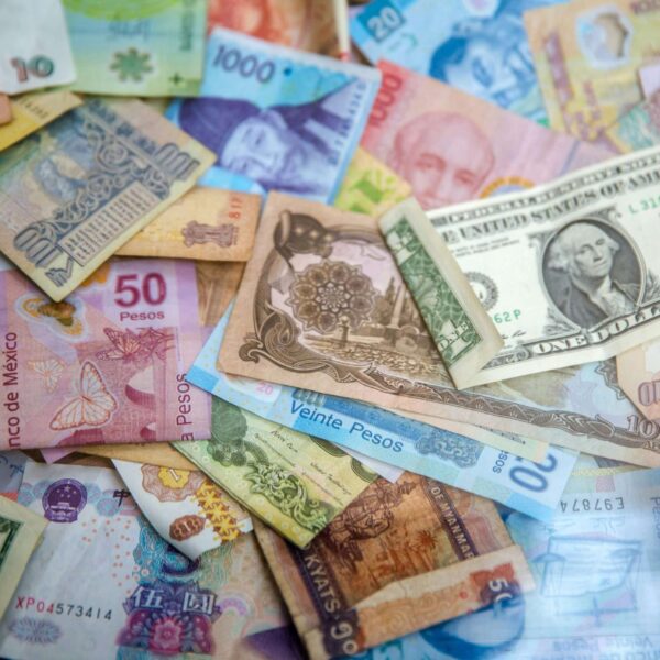Mastering Currency Risk: Boosting Portfolio Returns and Optimizing Investment Strategies