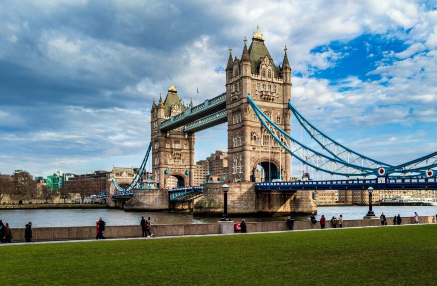 TradeBridge Secures £70M Credit Line from Castlelake to Boost UK SMEs and eCommerce Growth