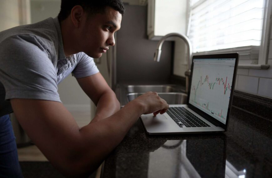 Transforming Financial Services: How AI Delivers Smarter Advice and Boosts Compliance