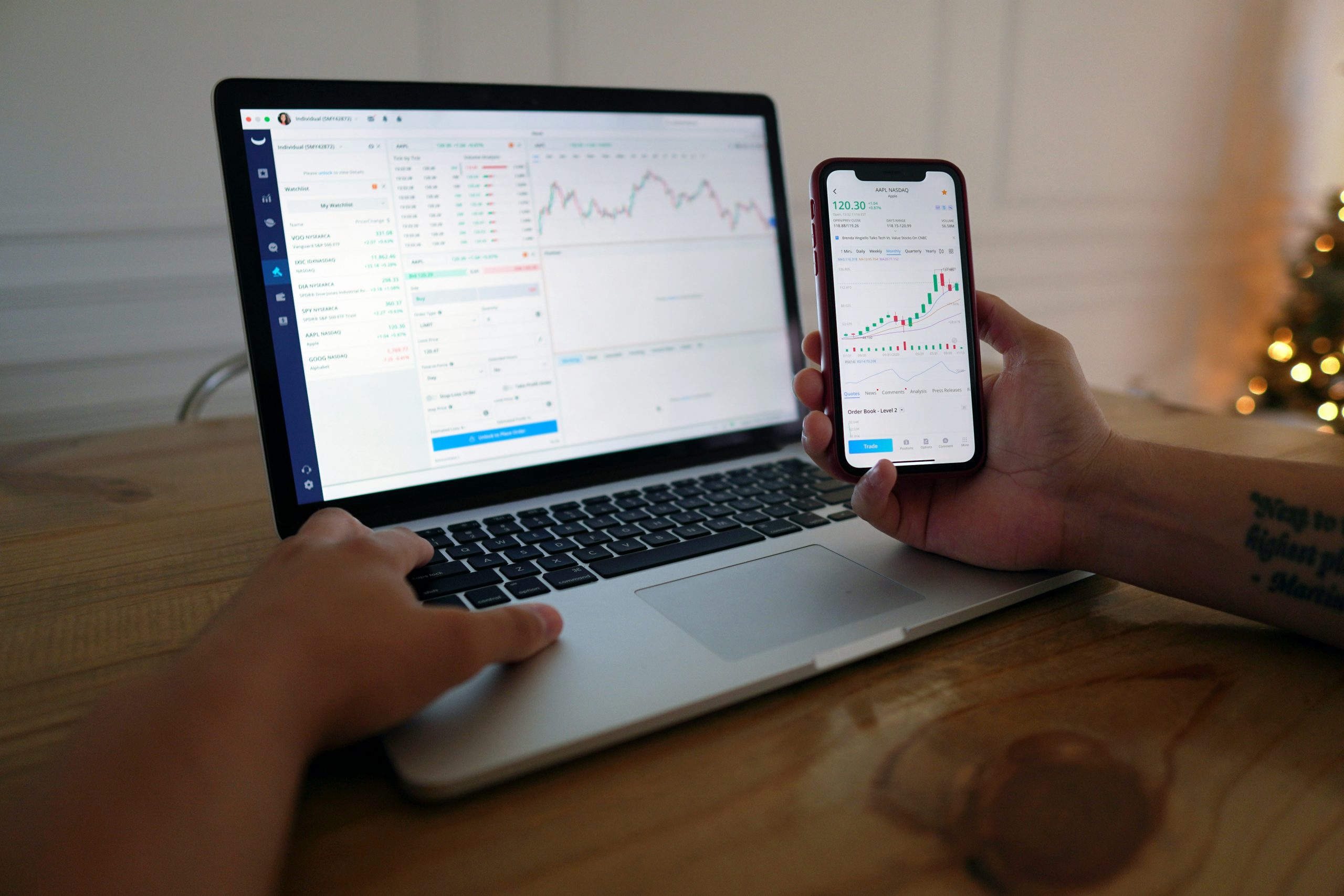 Unlocking Seamless Investing: How WealthTechs Integrate Investment Solutions into Everyday Financial Apps